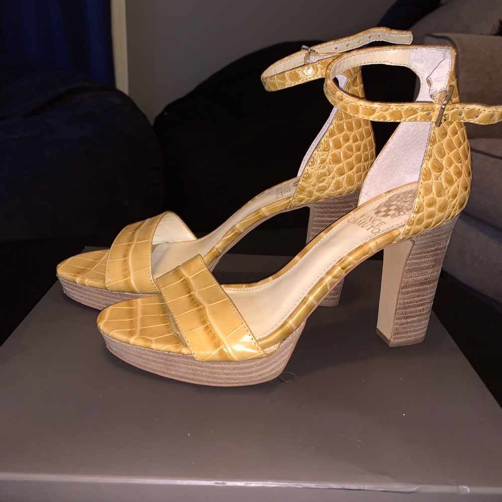 Vince Camuto Sathina Platform Sandal